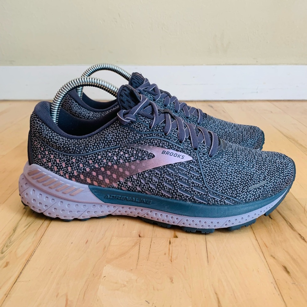 Brooks Adrenaline Lavender Running Lace Up Purple Women’s Shoes Size 8 Medium
